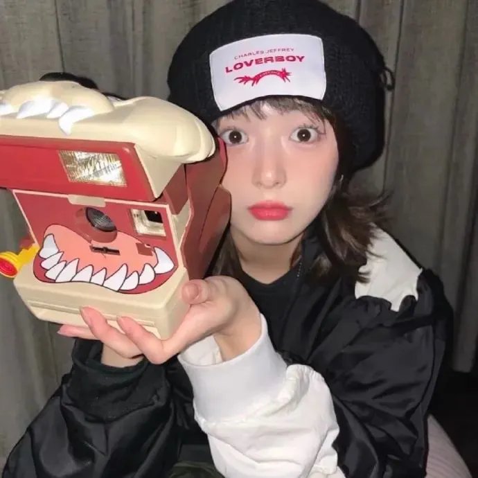 碟仙玩偶海报